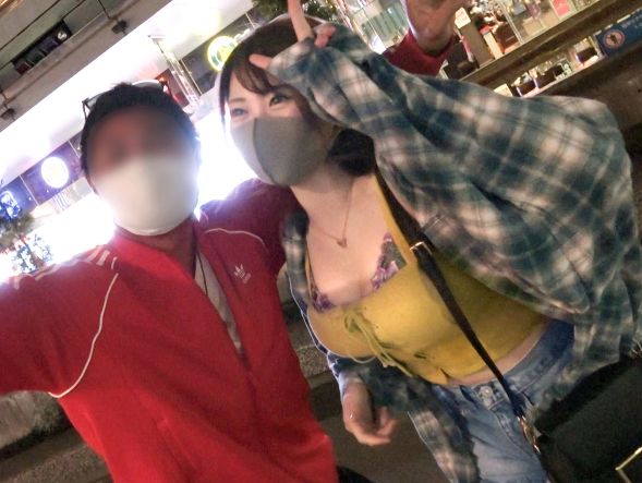 【ヤリマン白ギャルの本性】『彼氏？二人じゃ足りないの♡』デカ乳ビッチが街で男漁り！ナンパ即ハメで淫乱腰振り、経験値高めの騎乗位に圧倒！