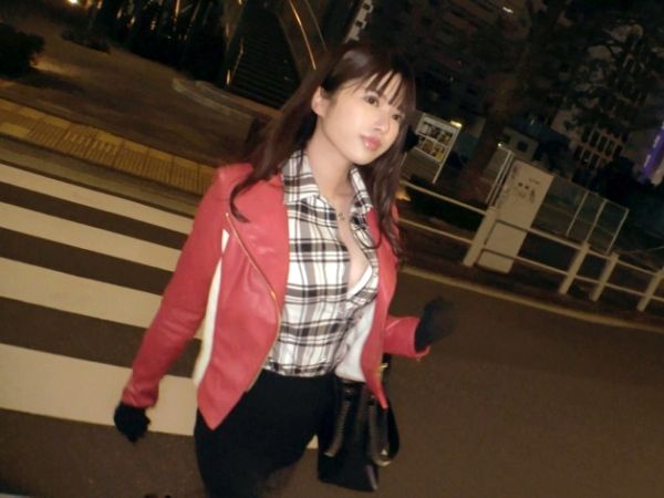 【美巨乳美女の過激露出】『気持ち良すぎる…』電マ手マンでアクメ連発！オイルまみれで巨根に突かれ、ロケットおっぱいが激しく揺れるエロすぎるSEX！