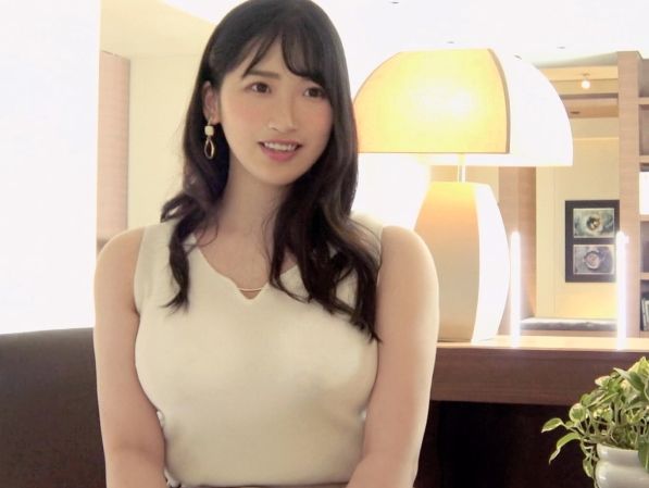 【爆乳素人】むっちりボディのグラマラス美女がAV初挑戦！欲求不満なカラダが快楽に溺れ、デカパイ揺らして感じまくり！エロすぎる豊満ボディが乱れまくる♥