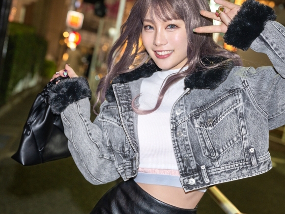 【神ギャル降臨】マジカワ神ギャルに変身した美少女が、バチクソエロい腰使いで男を翻弄！ギャル特有のセクシーな雰囲気と、激しい腰振りでチンコはギンギン！最高のギャルセックスでイキまくり！♡