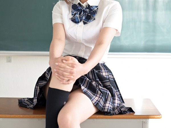 【現実を超えたエッチ体験】『えっ、パンツ見えちゃってる…?』可愛すぎる幼馴染と夢のギャルゲー世界!目を開ければパンツが見えちゃうラッキーシチュエーションで、憧れの幼馴染とドキドキのエッチを体験しちゃう!?男子の妄想が現実になる瞬間!♡