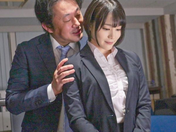【美熟女ナンパ】『旦那じゃ満足できないの…』30代とは思えない美ボディ人妻が欲求不満を晴らすために不倫セックス！Tバックから覗く美尻がエロすぎる！