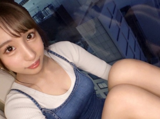 【美脚スレンダー美女の淫乱プレイ】『あっ…そこ気持ちいい…』スラリと伸びた美脚が眩しい美女がパイパンおマンコを激しくピストン！肉棒で拡げられる秘部がエロすぎる！スレンダーボディを揺らして乱れる姿は必見！♡