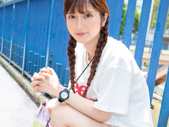 【キュートな美少女の絶頂】『ダメ…止まらない…』某人気女優が激しく手マンで大洪水！トロトロに濡れた敏感おマンコを激ピストンで責められ、感じまくる姿がエロかわいい♡