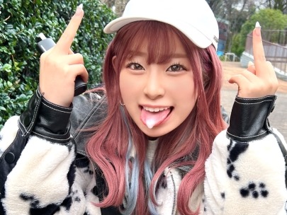 【ライブチャット女子の過激配信】『気持ちいい…』素人女子がクンニでトロトロに♡正常位で激しく突かれ、顔にザーメンぶっかけ！それでも止まらない連続ハメで乱れまくり！