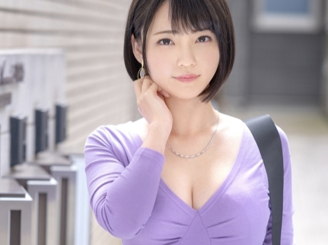 【素人宅訪問】超絶カワイイ美少女がスレンダーボディで男を誘惑！ねっとり濃厚セックスで男性宅をエロの渦に♡キュートな笑顔とエッチなギャップに悶絶必至！